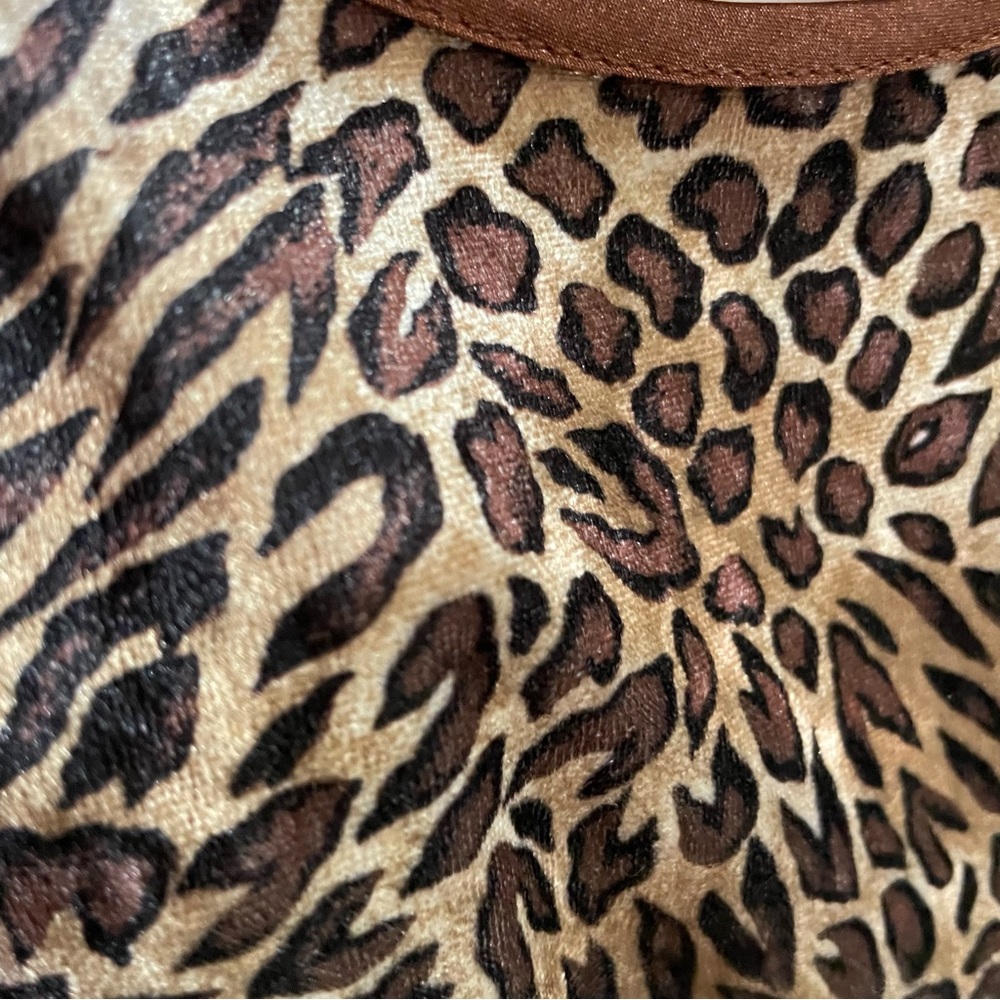 Leopard Velvet Slip - Picture 2 of 5